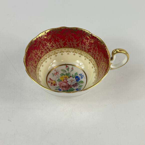 Aynsley England Bone China Teacup Red Gold Floral Interior Scalloped 7840 - Picture 2 of 13